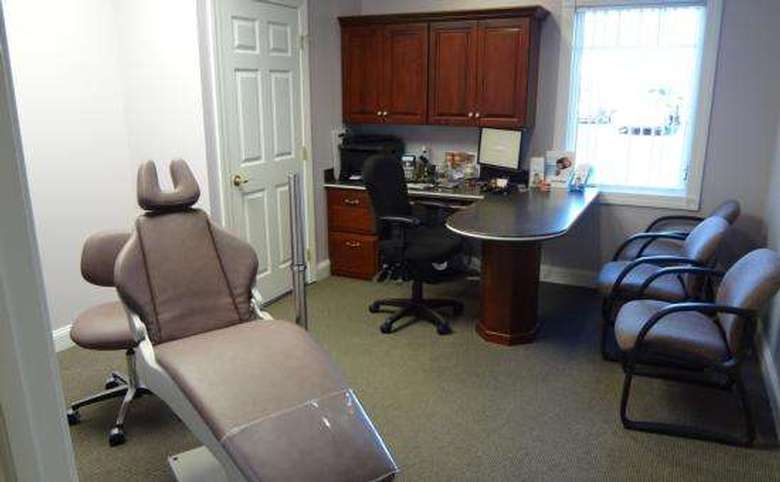 Orthodontist chair and chairs