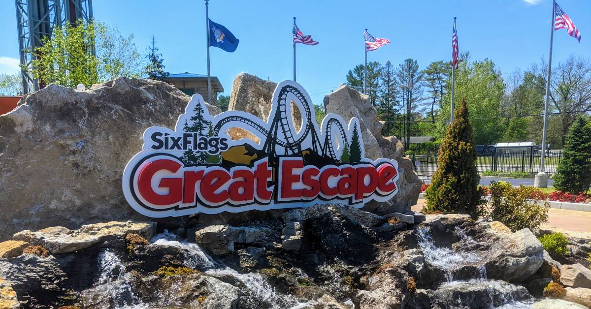 great escape sign on rock at entrance