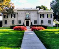 exterior of hyde collection in the spring