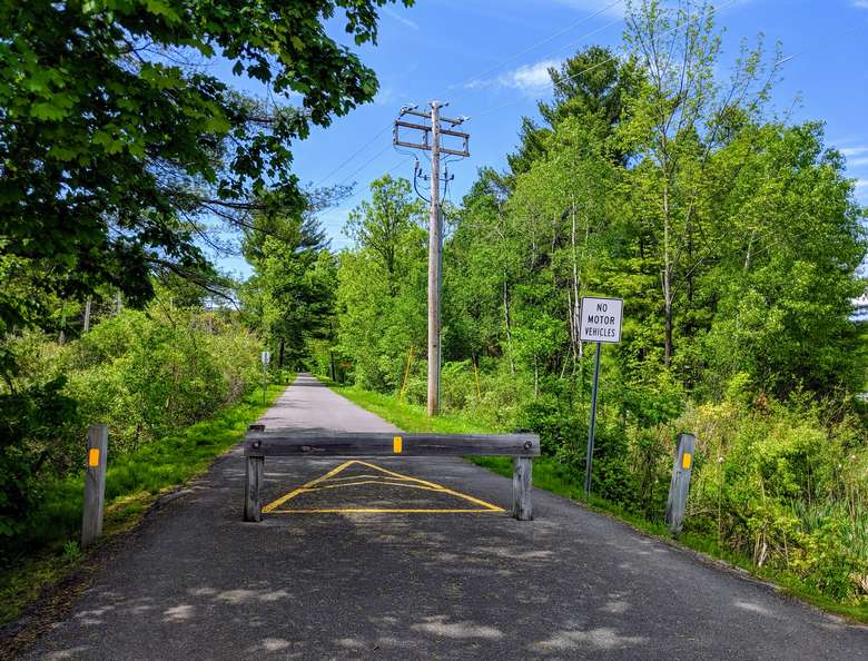 no motor vehicles sign