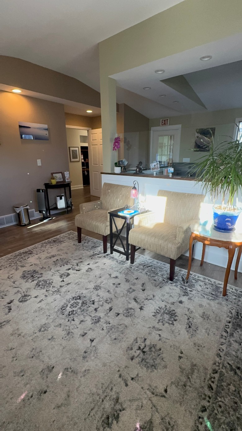 Waiting room @188 Lake Ave