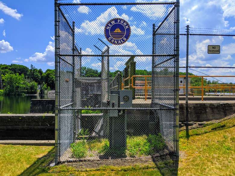 New York Canals sign