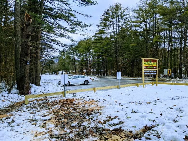 trailhead parking lot