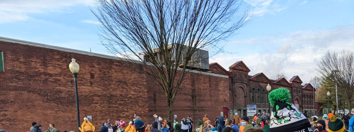 people getting ready to run 5K