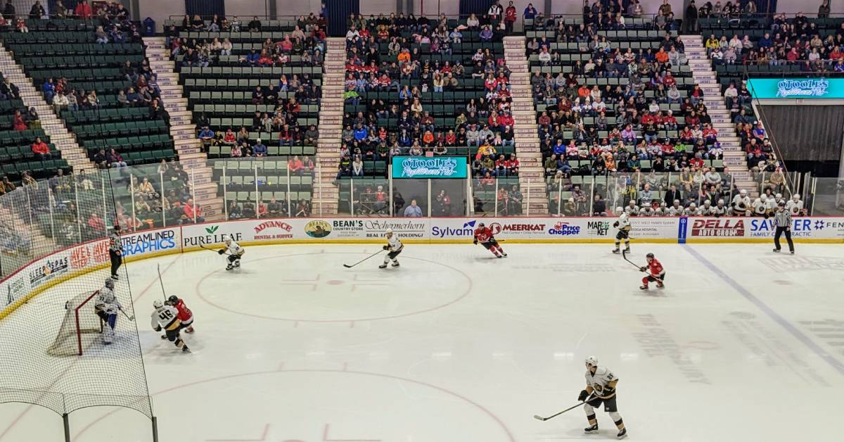 adirondack thunder game at cool insuring arena